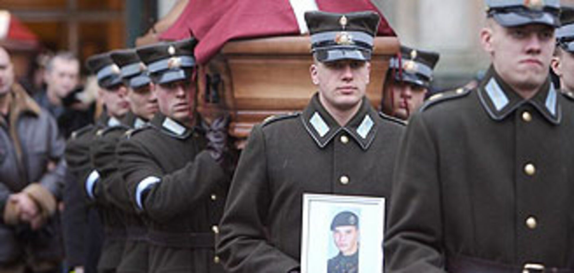 Украинские военные соболезнуют полякам