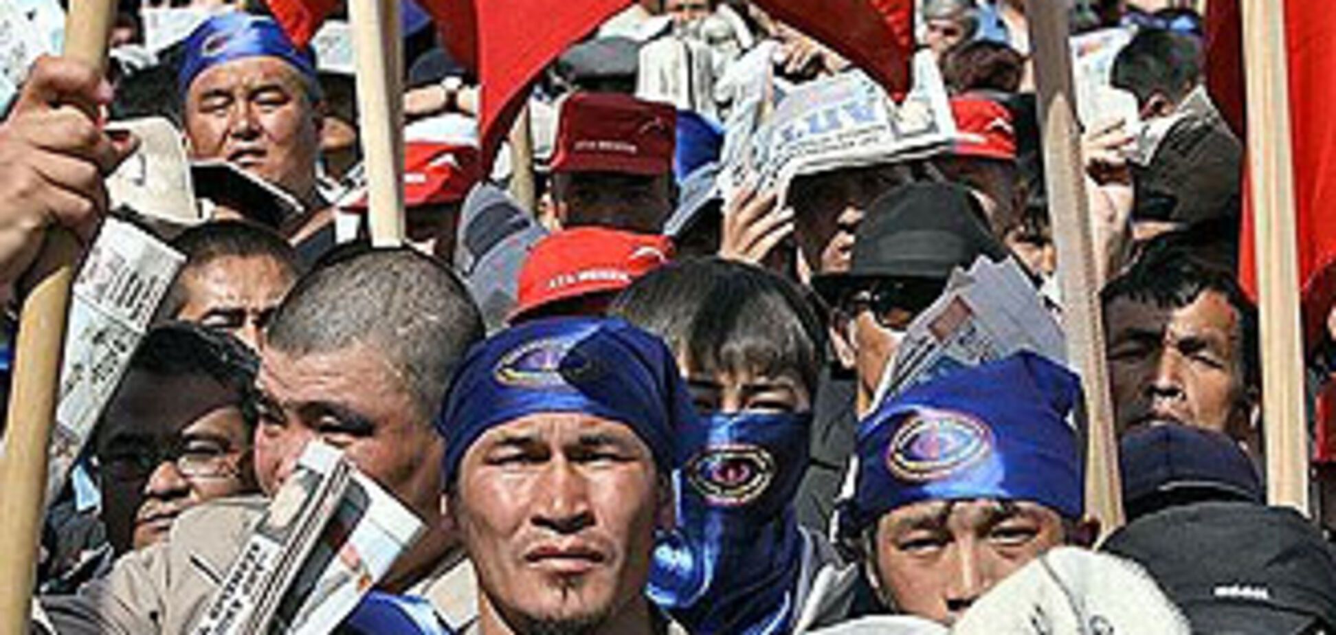 ЄС і ООН закликали опозицію Киргизстану до порядку