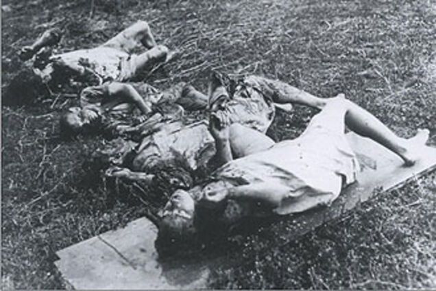 Росія пропонує Польщі забути про Катинь