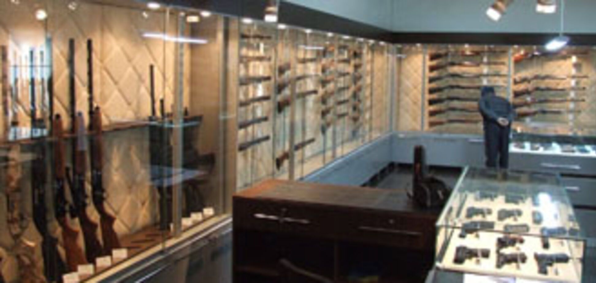 Украинцам могут разрешить свободно покупать травматику