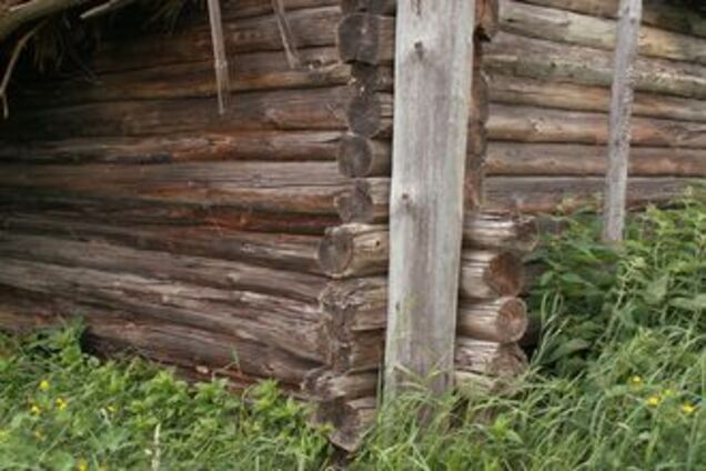 На Черниговщине строят новые партизанские землянки