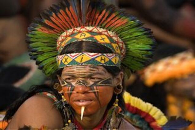 Папуасы расстреляли из луков отряд полиции