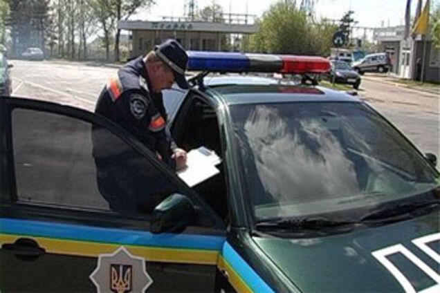 Даішник потрапив в ДТП на машині з чужими номерами