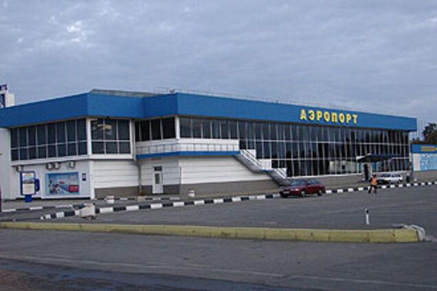 Украинские аэропорты сдались. Держится только Симферополь