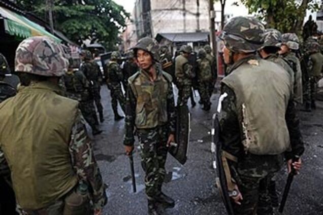 Правительство Таиланда бросило против оппозиции войска