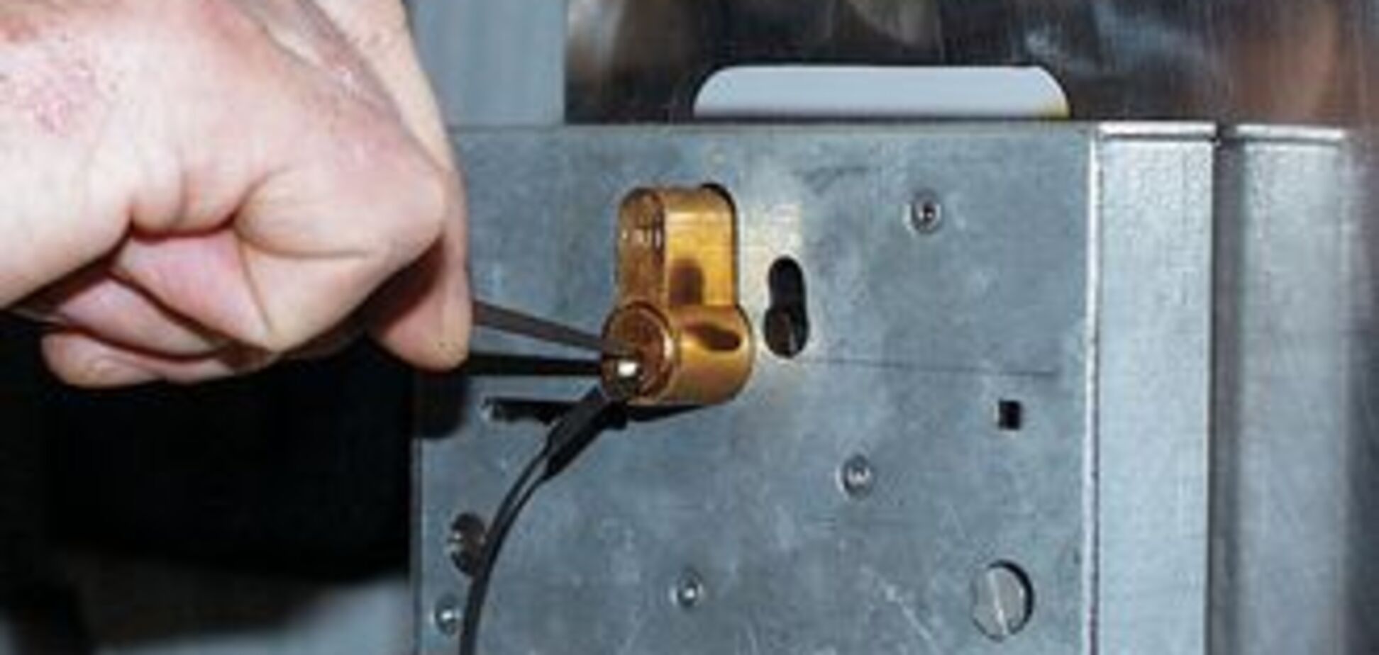 Охоронець ювелірного магазину вкрав золота на 3 млн грн