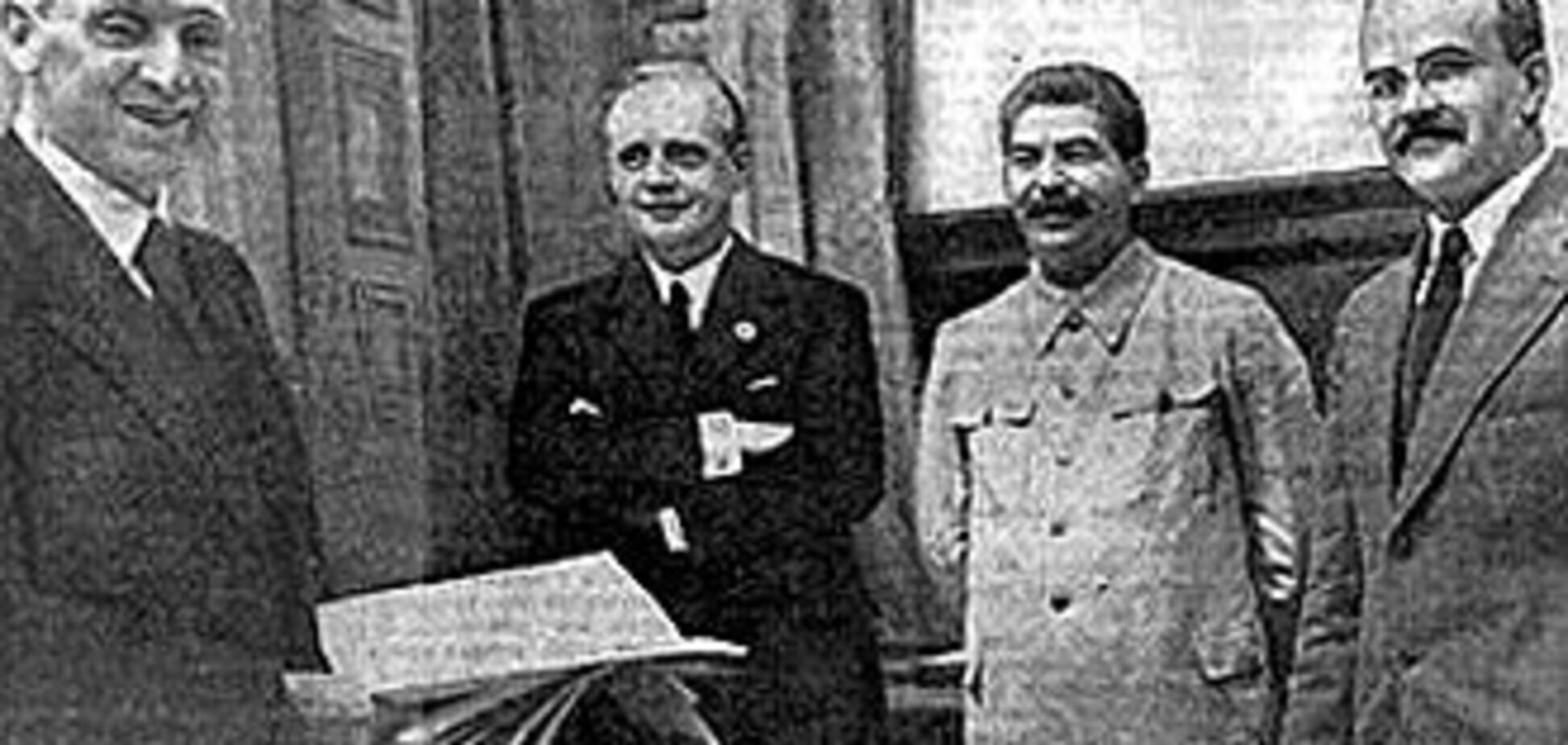 Коммунисты хотят одобрения пакта Молотова-Риббентропа