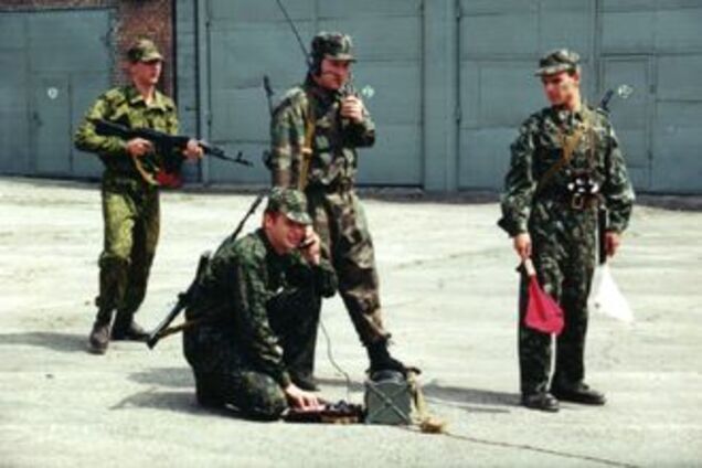 Янукович требует финансировать армию на 100 процентов