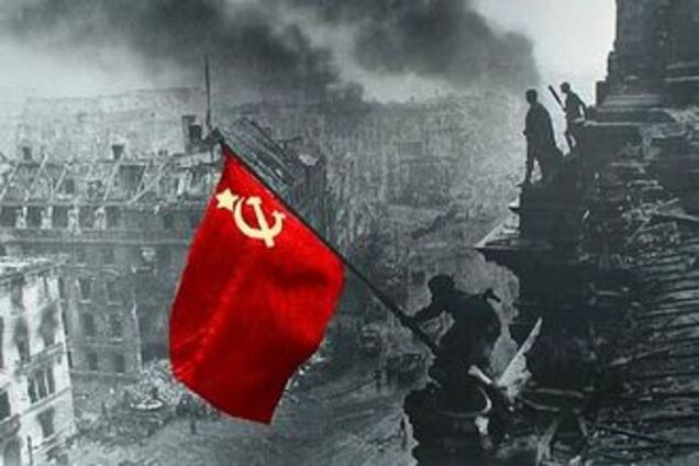 Полтавська облрада рекомендує вивісити 9 травня червоні прапори