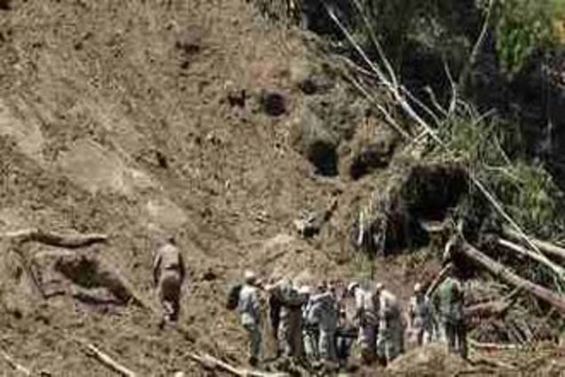 Оползни и сели унесли жизни 28 человек