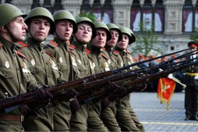 Росіянам покажуть парад Перемоги в Києві