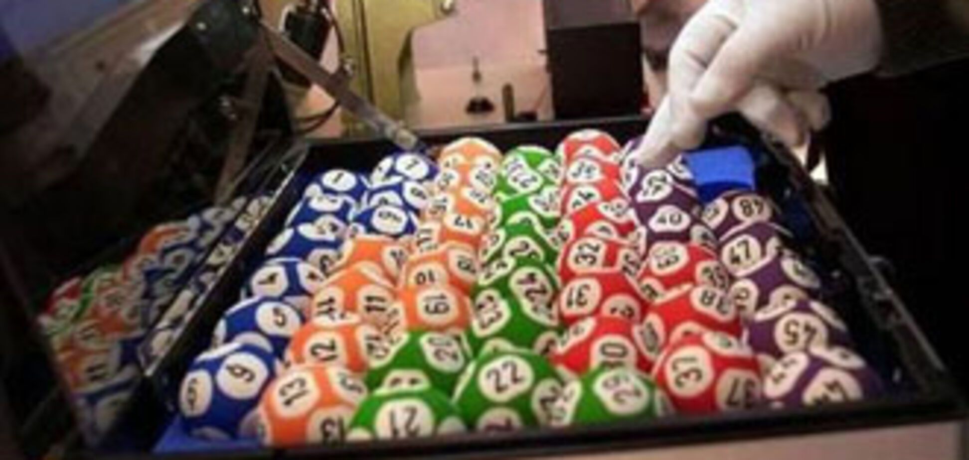 Переможець лотереї помер від інфаркту, розтративши виграш