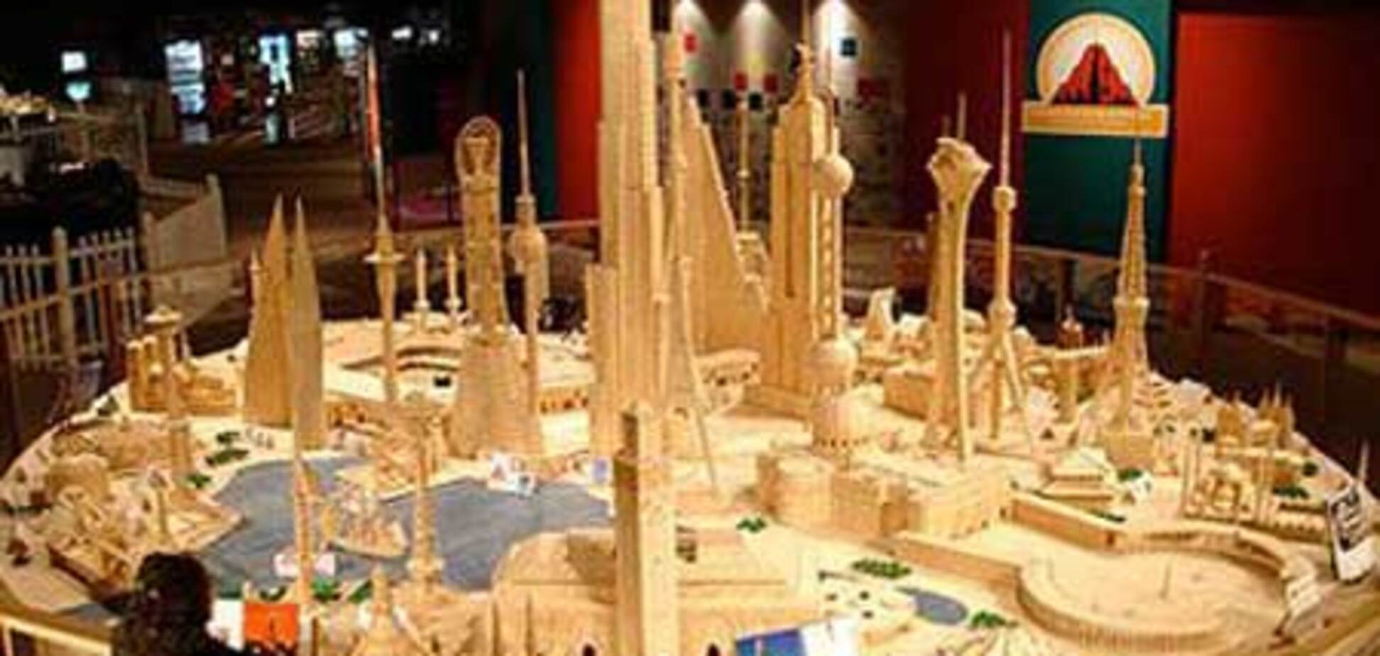 Житель Нью-Йорка построил Ватикан из зубочисток