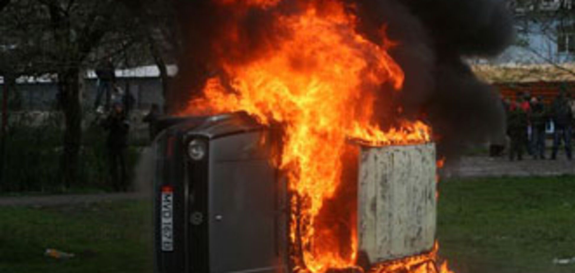 Киргизия: Демонстранты решились на штурм. Шок ФОТО, ВИДЕО