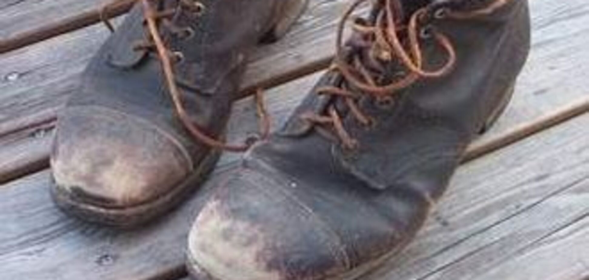 Мужчина пытался сжечь ботинок на борту самолета