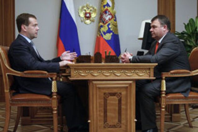 Медведєв вимагає' людських умов' для моряків ЧФ