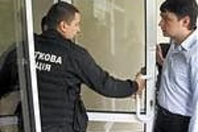 Бізнес знову затиснули в лещата