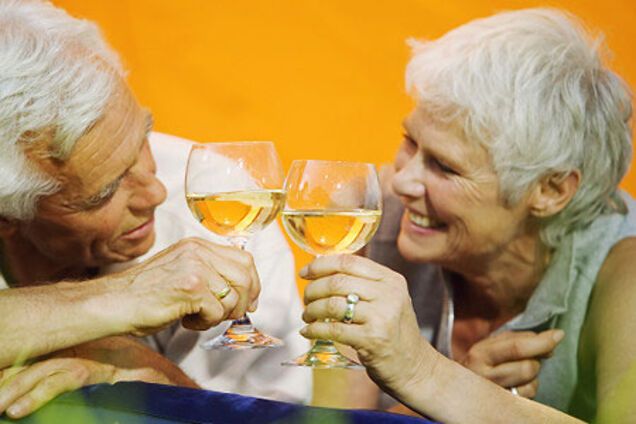 Пожилые американцы злоупотребляют алкоголем