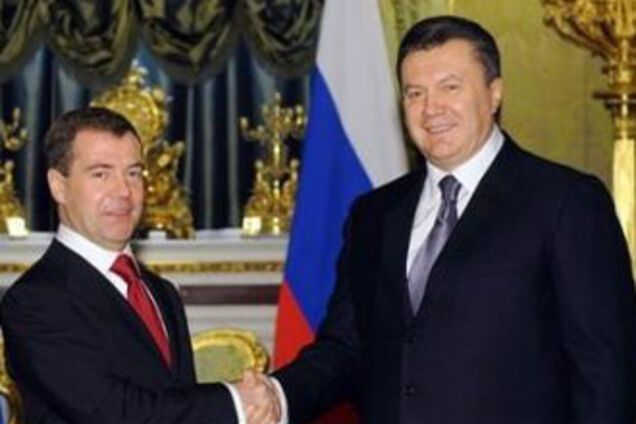 Янукович и Медведев попали под град