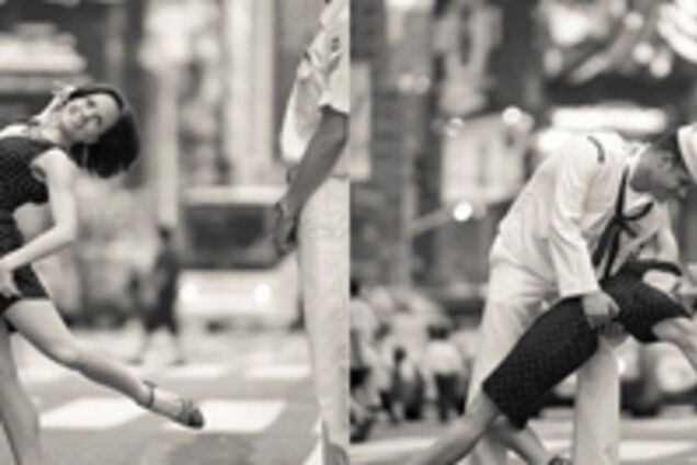 Люди, які танцюють на вулицях і в громадських місцях