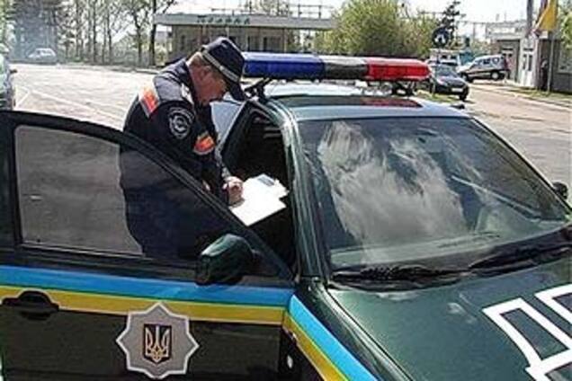 ДПС Вінницької області зупинило автомобіль пострілами