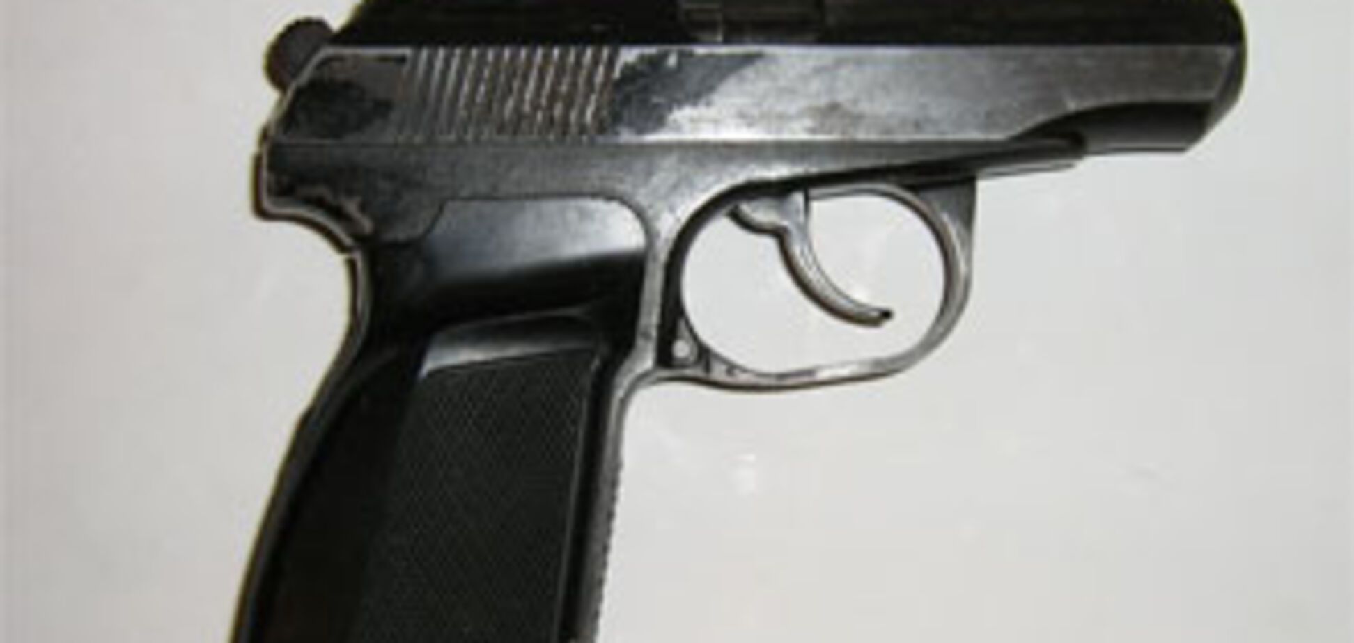 Українець попався зі зброєю, вкраденим у спецслужби Росії