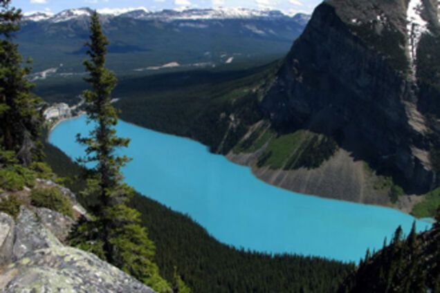 Необычайное озеро длиною в 2 километра