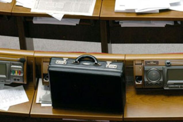 В БЮТ считают, что еще 10 их депутатов уйдут в коалицию