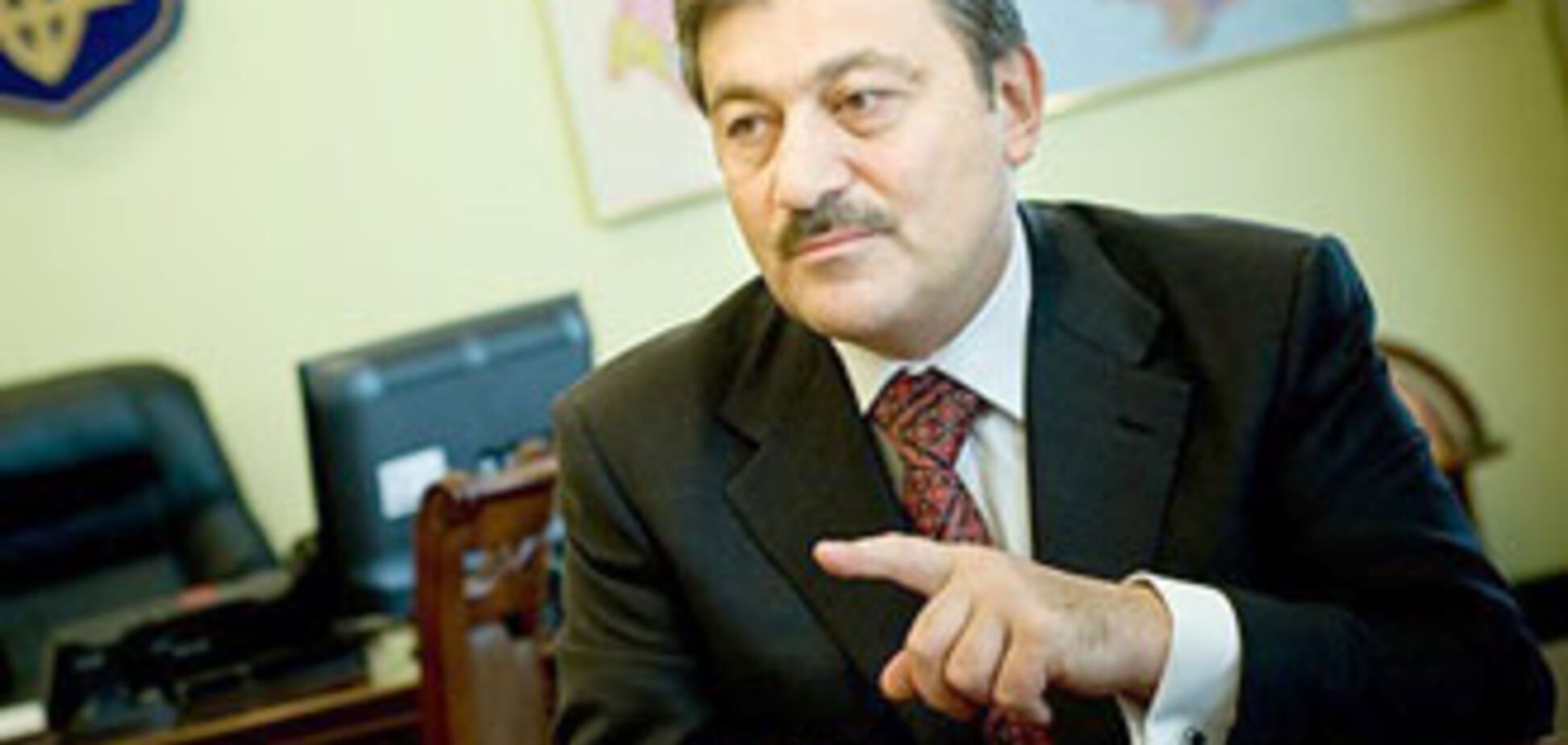 Кримський прем'єр виправдовується за російську Севастополь