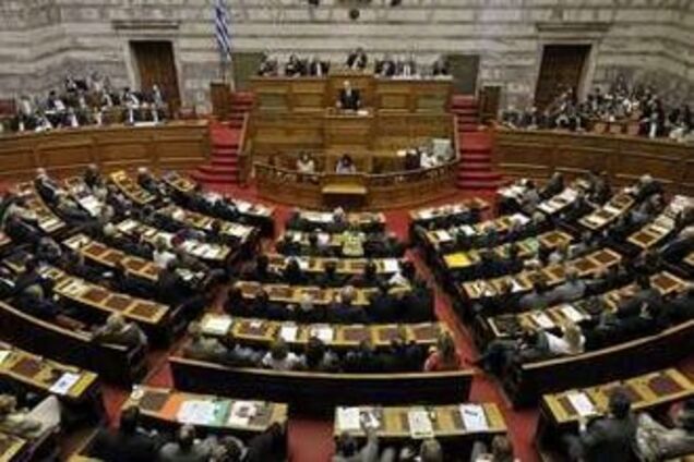 Грецький парламент урізав бюджетні витрати