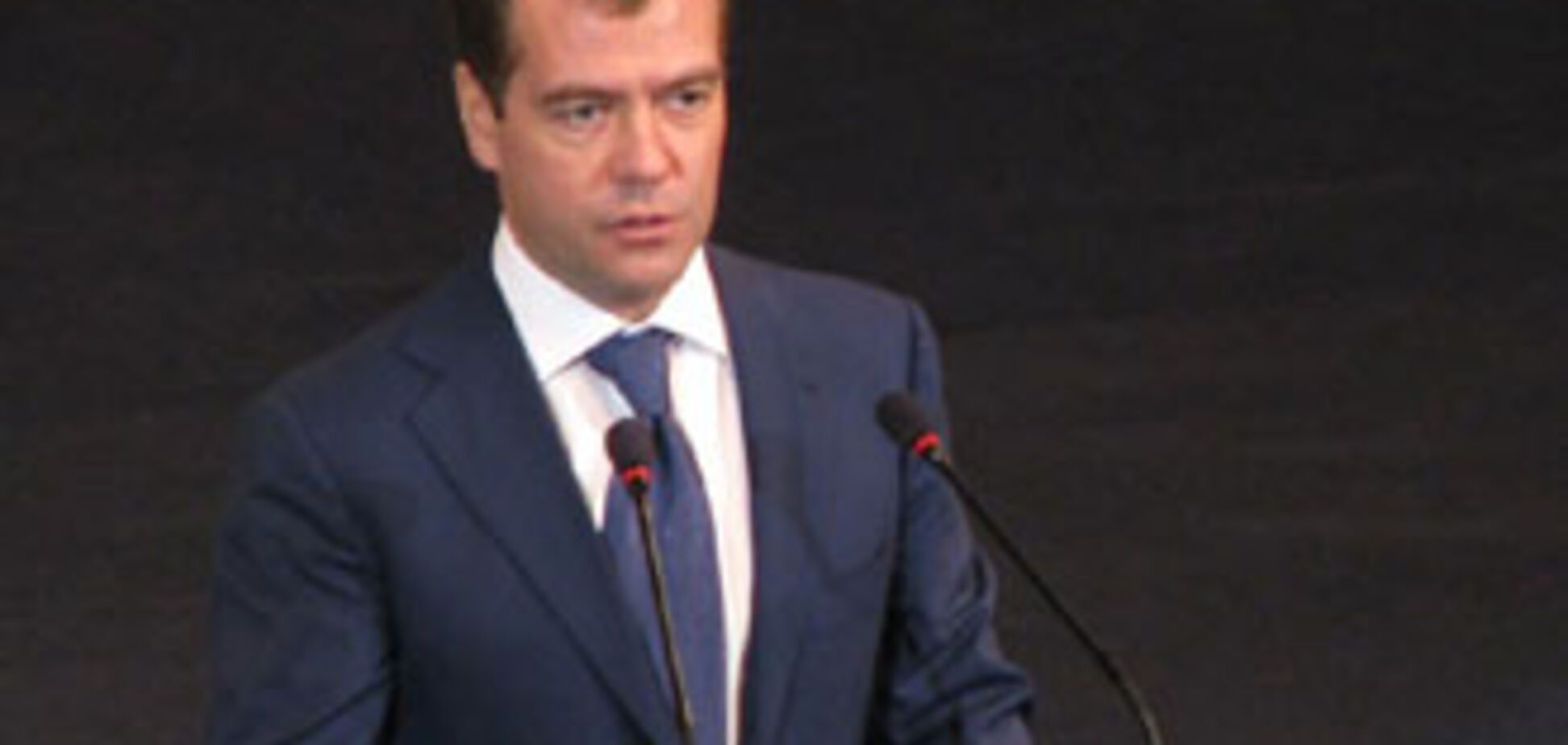 Медведєв: Плакатів Сталіна в Росії не буде