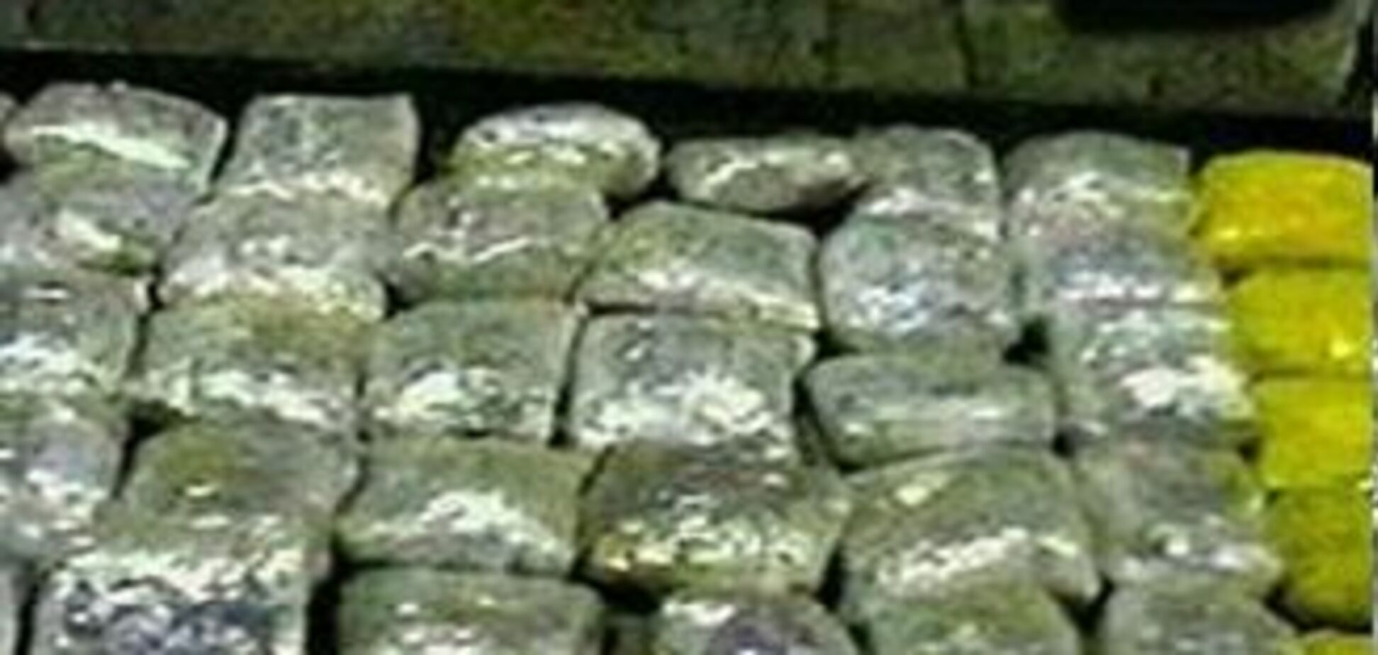 За допомогу контрабандистам арестованлі двох офіцерів