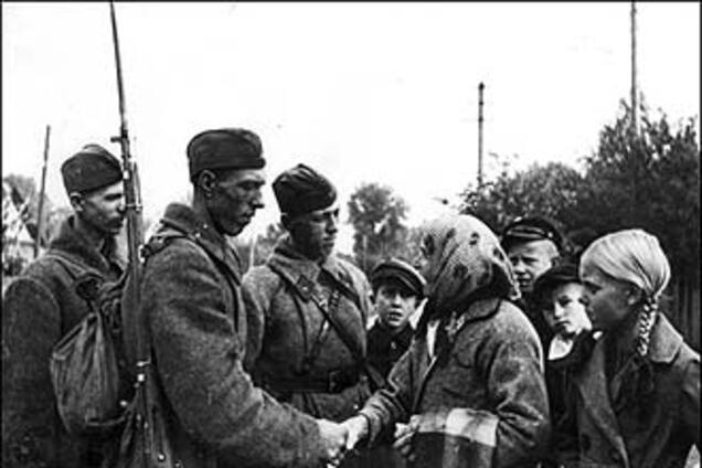 ВО 'Свобода' почтила воинов Красной Армии