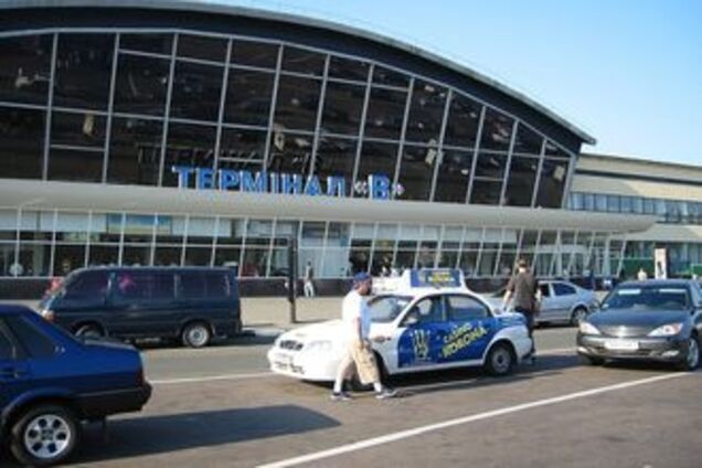 'Борисполь' начали зачищать от таксистов-нелегалов