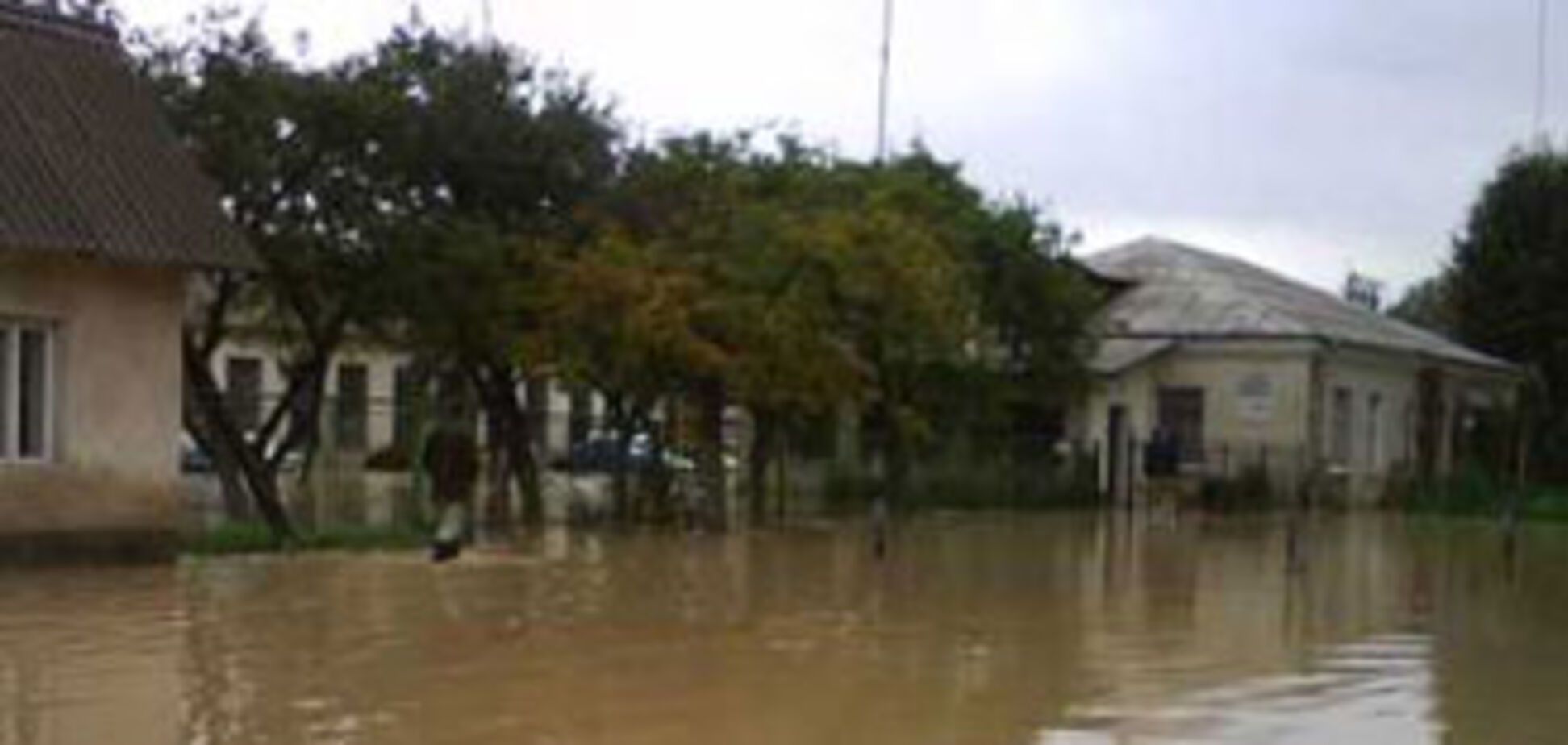 Львовщину и Закарпатье продолжают спасать от наводнения