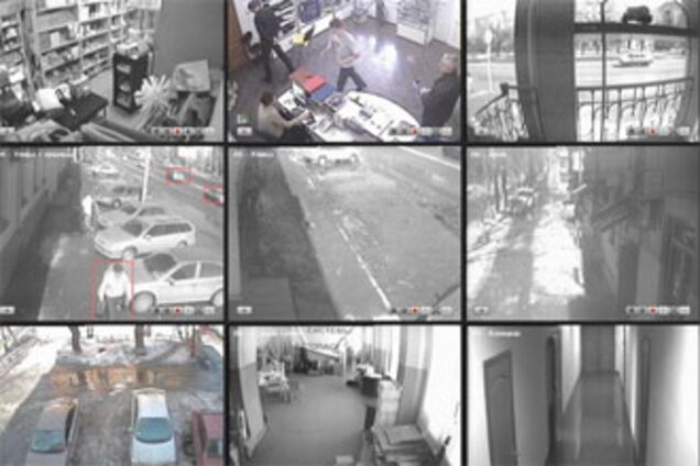 Умелец стянул камеру видеонаблюдения