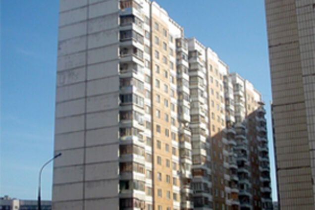 Из незакрытых окон выпали две 2-летние девочки