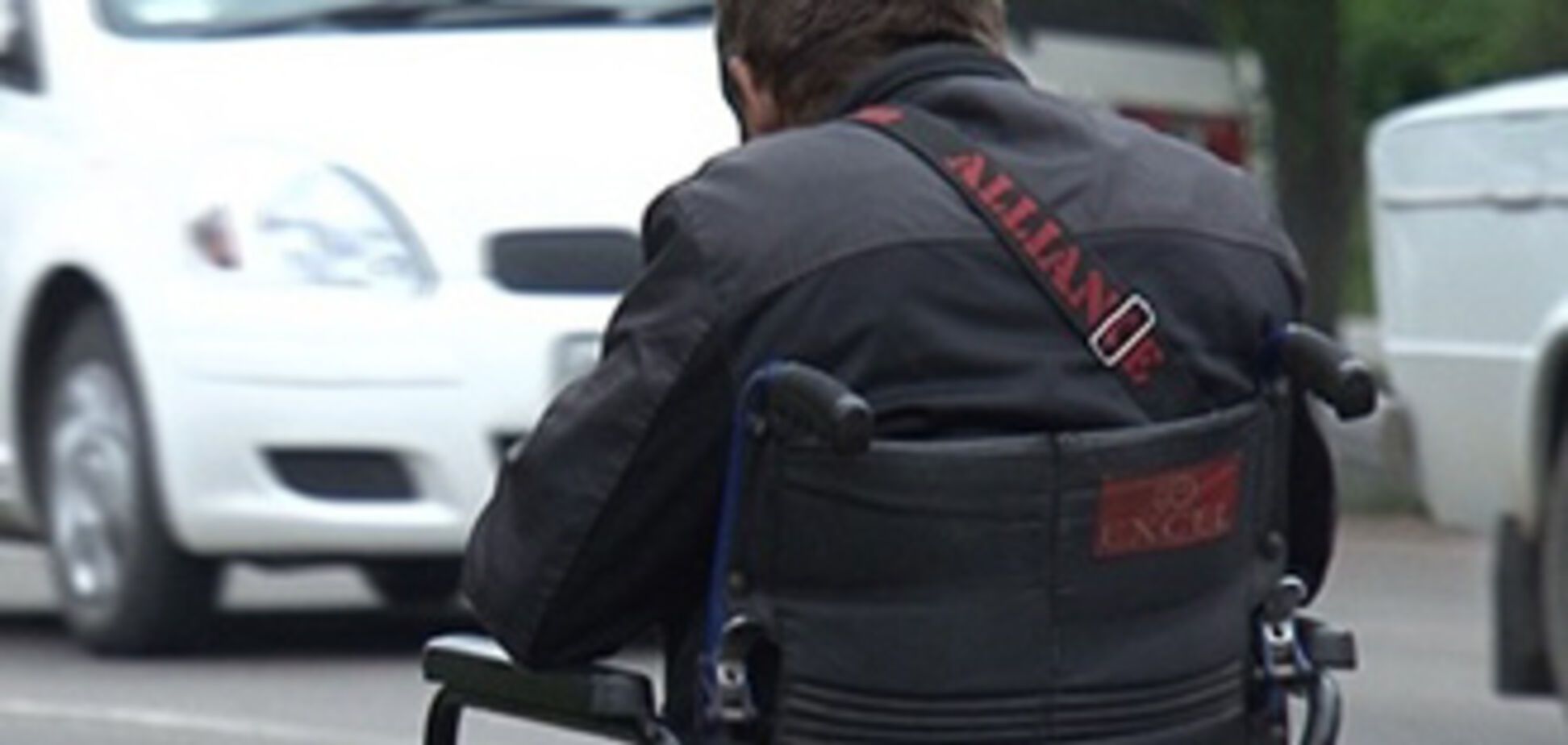 Попрошайке, который прикидывался инвалидом, отрезали ноги