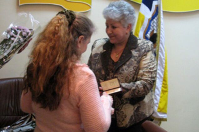 Звание 'Мать-героиня' дали матери двух уголовников