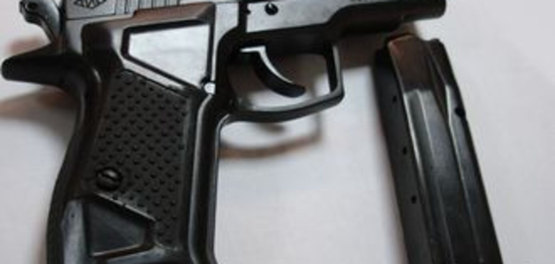 В Днепропетровске карманник устроил стрельбу в людном месте