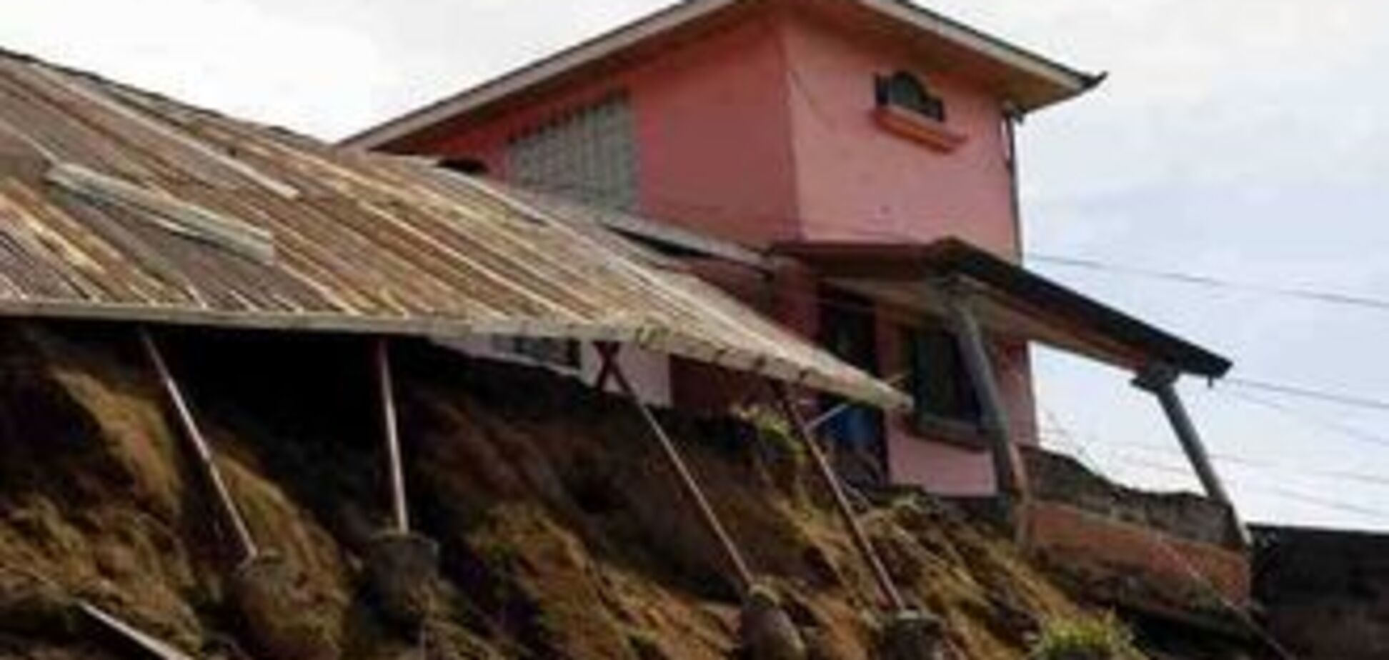 В Черновцах оползень повредил магистральный газопровод