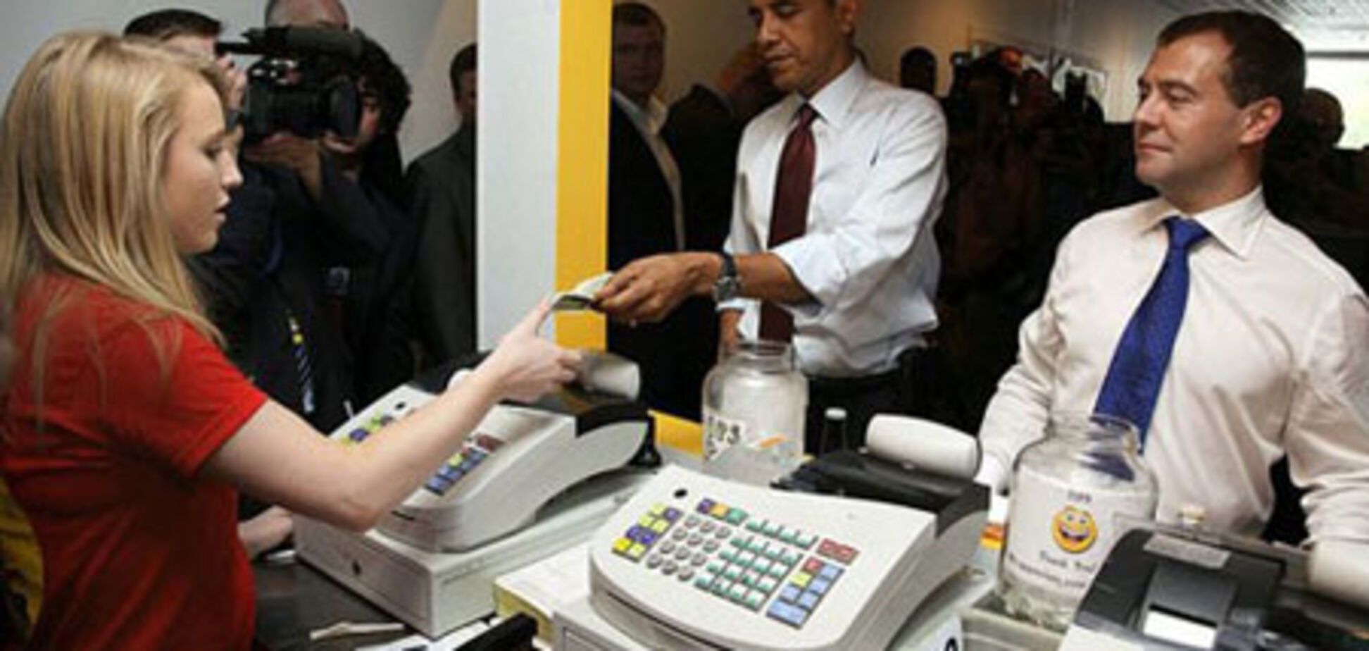 Медведев оценил американские гамбургеры. ФОТО