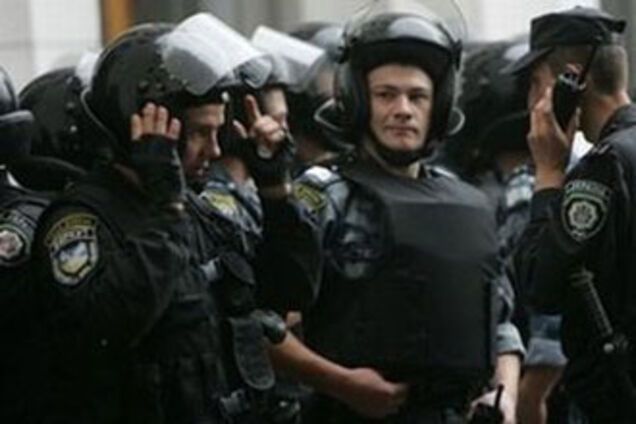 'Беркут' убрал оппозицию от Януковича