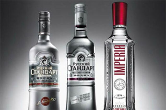 Росії заборонили продавати горілку бочками