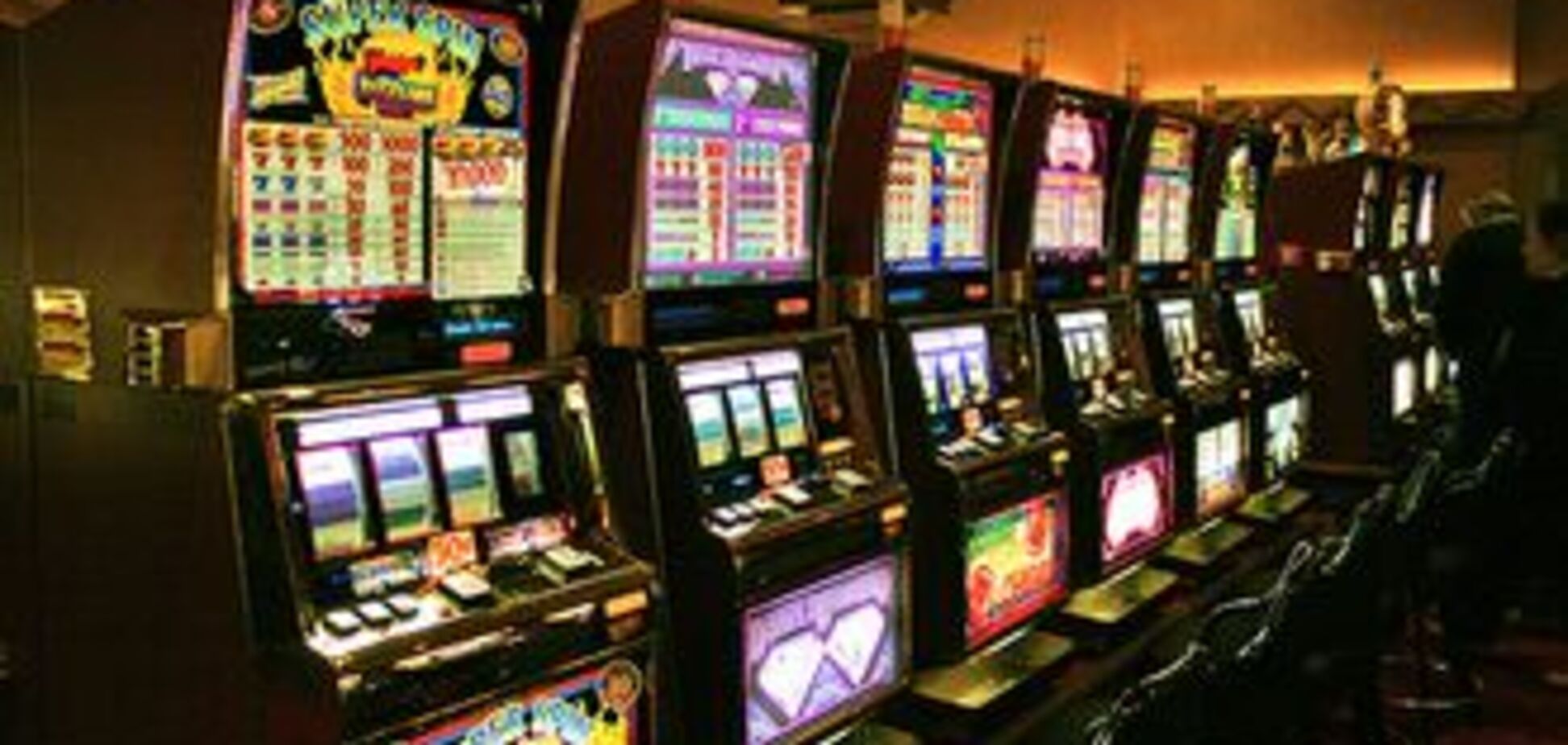 В Донецке накрыли подпольный зал игровых автоматов