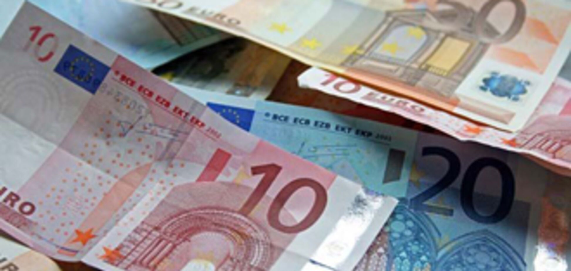 ЄС планує виділити Україні не менше 500 000 000500 000 000 євро