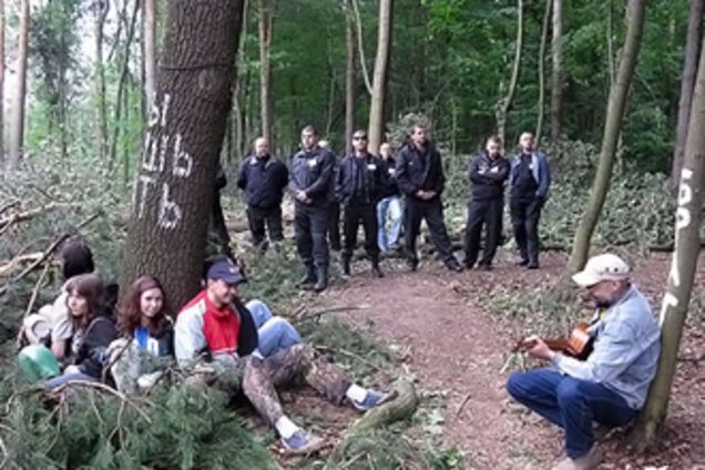 Конфликт в Харькове: власти назвали вырубку парка законной