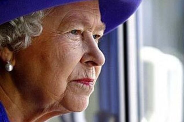 Клінтон привітала Єлизавету II за тиждень до дня народження