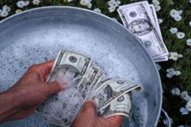 В Зимбабве открылись прачечные для стирки долларов