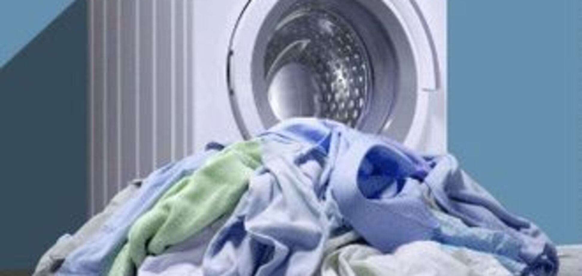 Жінка прокручувала п'ятирічну дочку в пральній машині